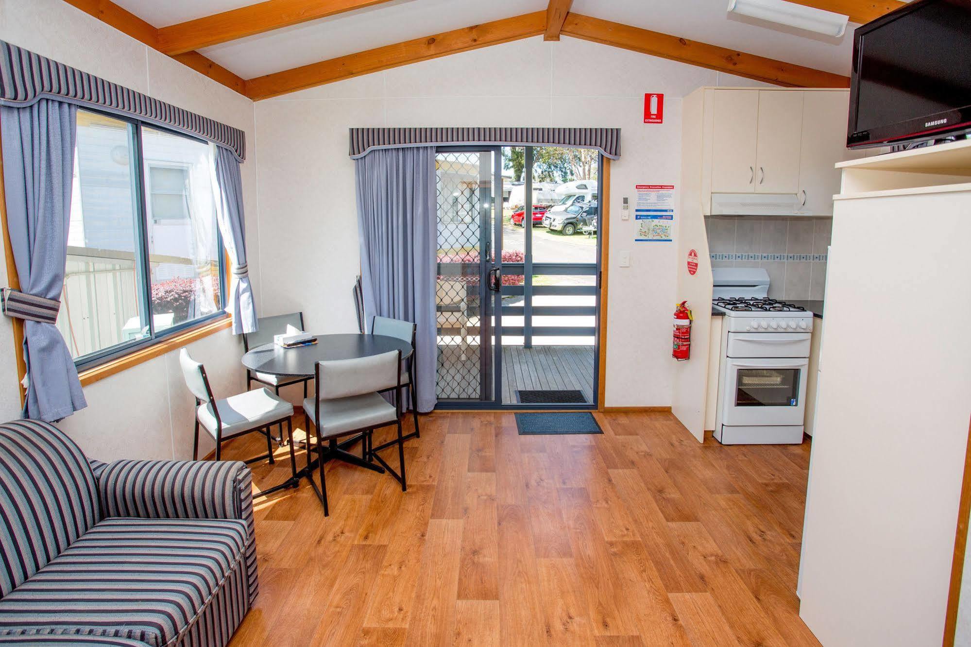Ingenia Holidays Sydney Hills Dural Bagian luar foto